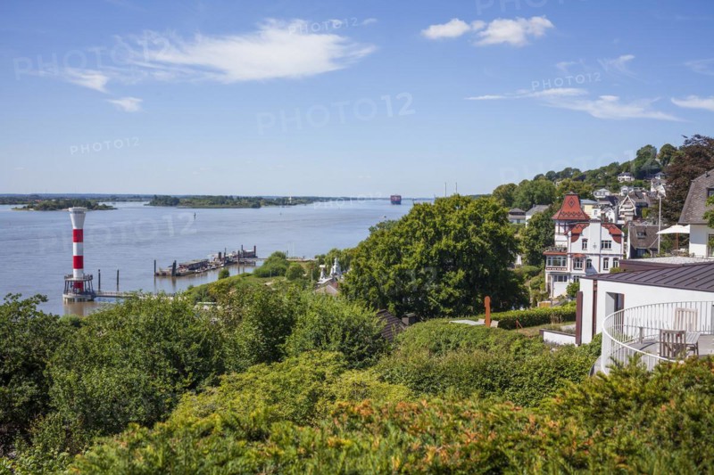 Lighthouse on the Elbe with villas, Blankenese district, Hamburg, Germany, Europe