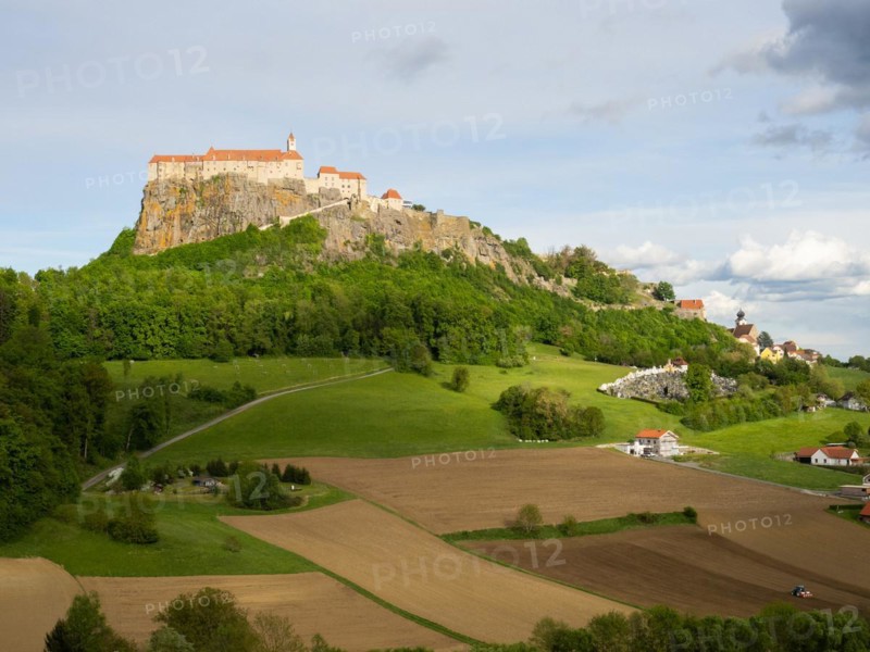 Riegersburg in the evening light, foreground farmland, Riegersburg, Styrian volcanic region, Styria, Austria, Europe