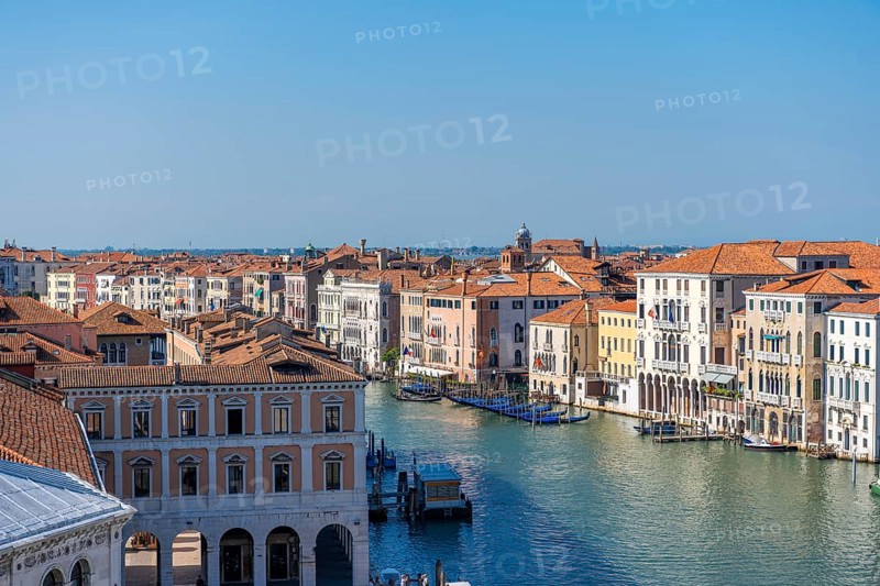 View from the roof of the Fondaco dei Tedeschi, boats on the Grand Canal, Venice, Veneto, Italy, Europe