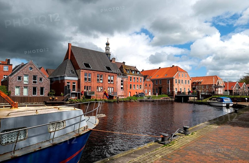 Falderndelft, view towards the bascule bridge Friedrich-Ebert-Strasse, upper left tower of the New Church, Emden, East Frisia, Lower Saxony, Germany, Europe