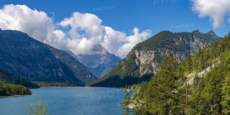 Plansee and Ammergau Alps, behind it the Thaneller, 2143m, Lechtal Alps, Tyrol, Austria, Europe