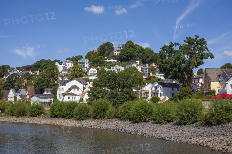 Suellberg with Elbufer with villas and residential buildings, Blankenese district, Hamburg, Germany, Europe