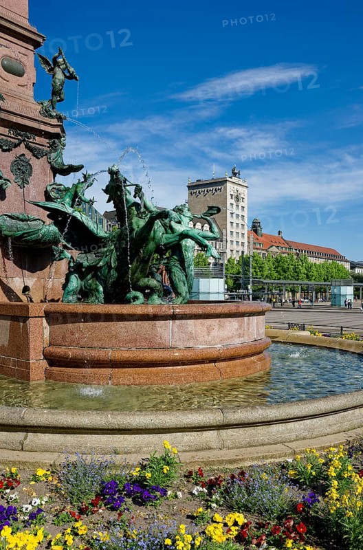 Mendebrunnen and Krochhochhaus, Leipzig, Augustusplatz, Leipzig, Saxony, Germany, Europe