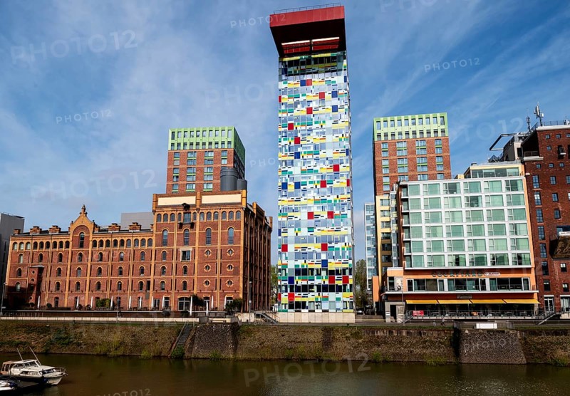 Mitte high-rise building Colorium by architect William Allen Alsop, Duesseldorf Media Harbour, North Rhine-Westphalia, Germany, Europe