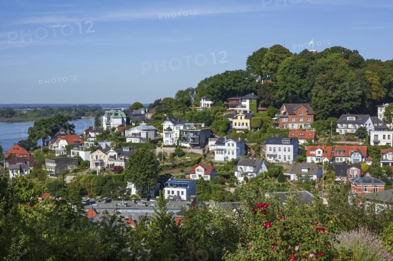 Suellberg with villas in the Treppenviertel, residential building, Blankenese district, Hamburg, Germany, Europe