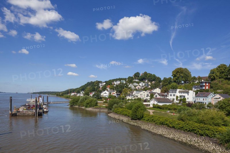 Suellberg with Elbufer with villas and residential buildings, Blankenese district, Hamburg, Germany, Europe