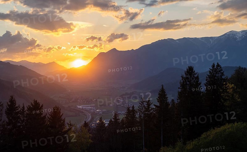Sunset over the Liesingtal, in the evening light the village Kraubath, Schoberpass federal road, panoramic view, view from the lowlands, Leoben, Styria, Austria, Europe