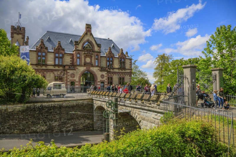 Drachenburg Castle, Drachenfels, mountain in the Siebengebirge mountains above the Rhine between Koenigswinter and Bad Honnef, North Rhine-Westphalia, Germany, Europe