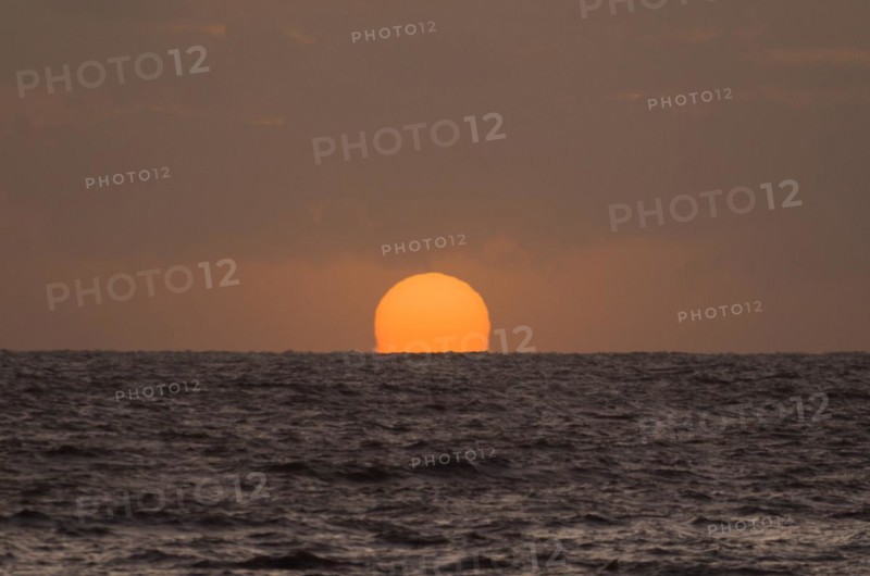 MONTEVIDEO, URUGUAY, Dezember 29, 2023: Beautiful sunset at Ramirez beach in Montevideo, Uruguay, South America