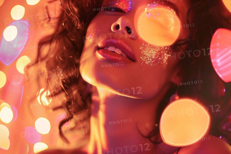 Close up of happy young woman dancing at nightclub. KI generiert, generiert, AI generated