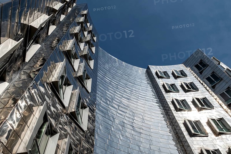 Frank-Gehry-Bauten, Neuer Zollhof, Duesseldorf Media Harbour, North Rhine-Westphalia, Germany, Europe