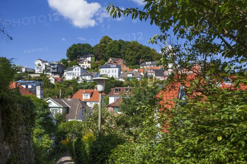 Suellberg with villas in the Treppenviertel, residential building, Blankenese district, Hamburg, Germany, Europe