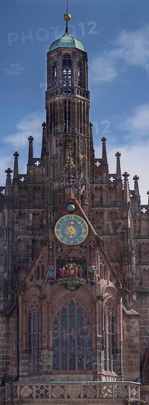 Church of Our Lady with the famous Maennleinlaufen under the tower clock, for over 500 years the seven electors have passed Emperor Charles IV, Hauptmarkt, Nuremberg, Middle Franconia, Bavaria, Germany, Europe
