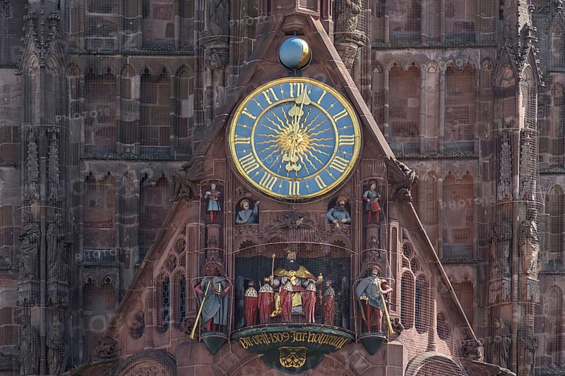 Church of Our Lady with the famous Maennleinlaufen under the tower clock, for over 500 years the seven electors have passed Emperor Charles IV, Hauptmarkt, Nuremberg, Middle Franconia, Bavaria, Germany, Europe