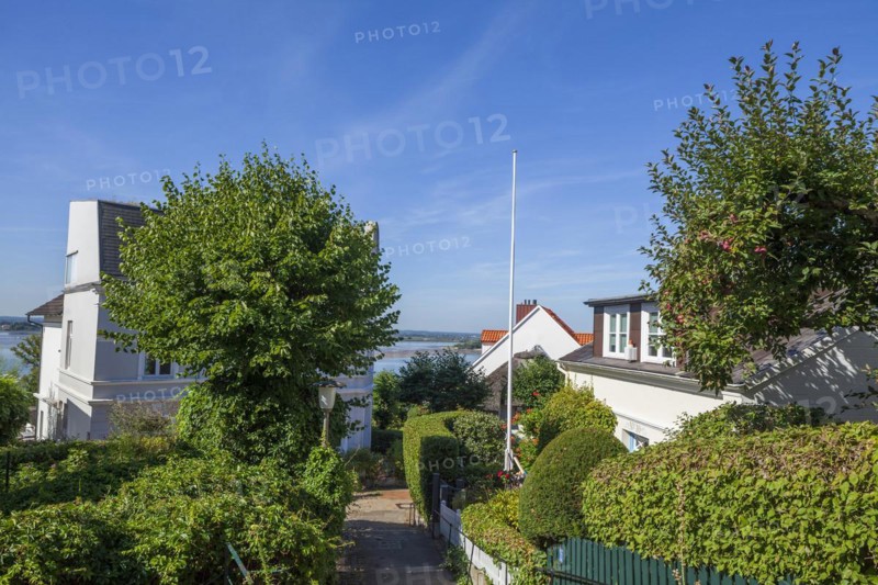 Villas in the Treppenviertel, residential building, Blankenese district, Hamburg, Germany, Europe