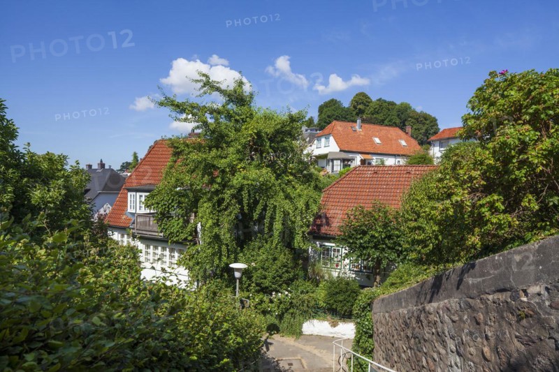Villas in the Treppenviertel, residential building, Blankenese district, Hamburg, Germany, Europe