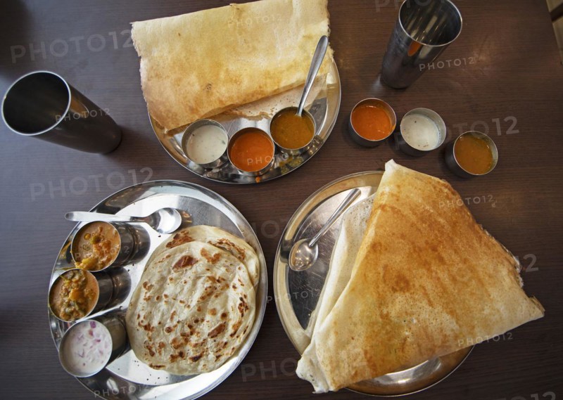 Masala Dosa and Paratta, traditional Kerala dish, Kerala, India, Asia