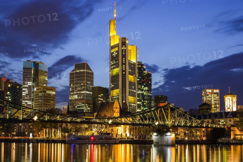 Skyline and banking district after sunset, twilight, Tower 185, Commerzbank, HelaBa, Hessische Landesbank, Deutsche Bank, Eiserner Steg, Frankfurt am Main, Hesse, Germany, Europe