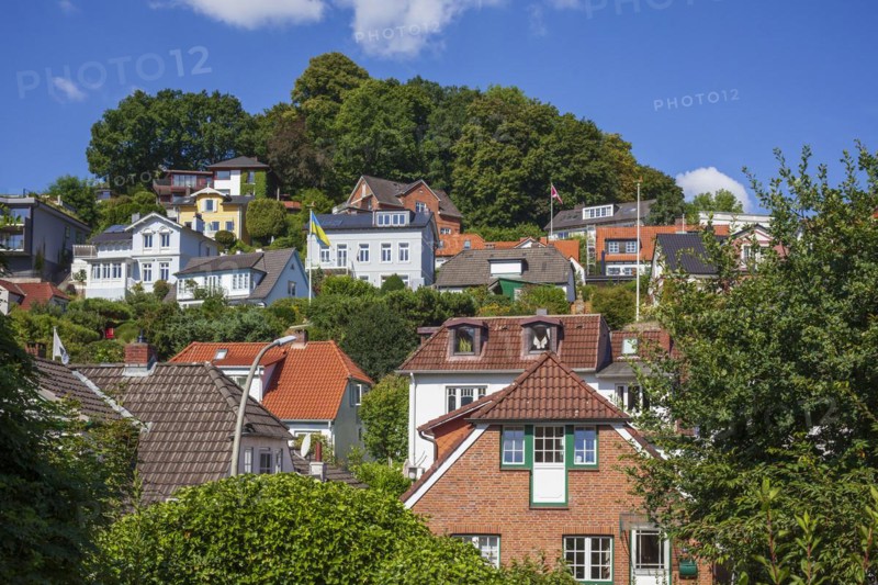 Suellberg with villas in the Treppenviertel, residential building, Blankenese district, Hamburg, Germany, Europe
