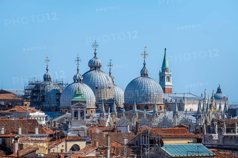 View over the rooftops of Venice to the domes of St Mark's Basilica, view from the roof of the Fondaco dei Tedeschi, Venice, Veneto, Italy, Europe