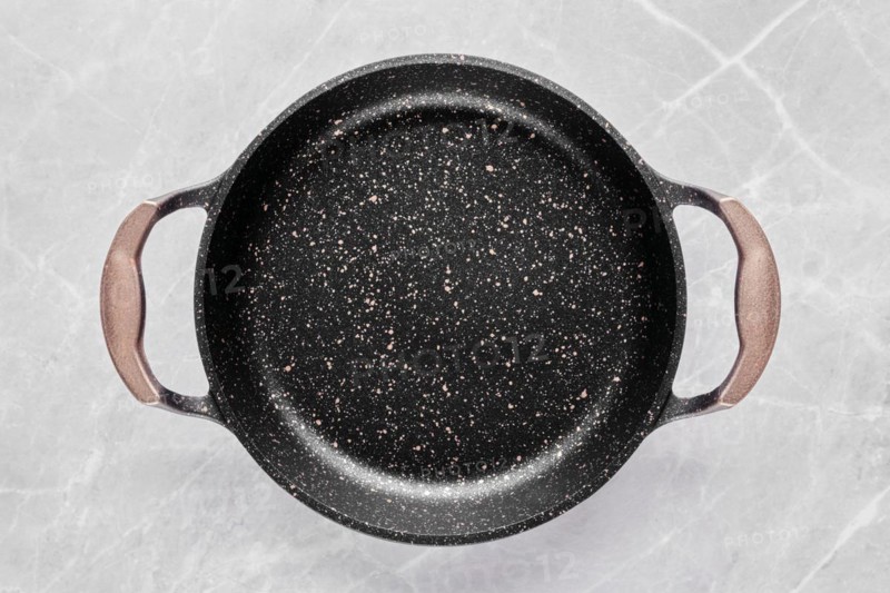 Double handled frying pan with non-stick coating for omelette