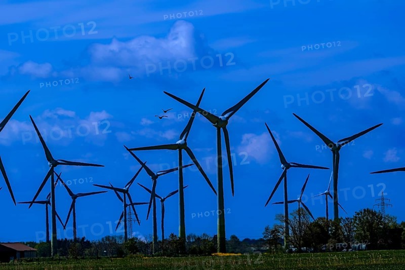 Wind turbines in the Luetetsburg wind farm on the North Sea coast, Hagermarsch, East Frisia, Lower Saxony, Germany, Europe
