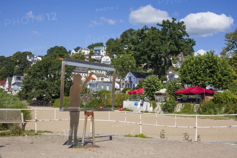 Suellberg with Elbufer with villas and residential buildings, Blankenese district, Hamburg, Germany, Europe