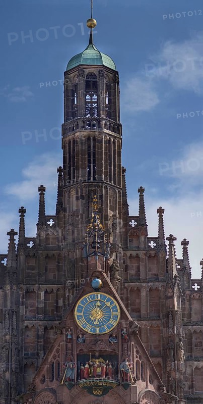 Church of Our Lady with the famous Maennleinlaufen under the tower clock, for over 500 years the seven electors have passed Emperor Charles IV, Hauptmarkt, Nuremberg, Middle Franconia, Bavaria, Germany, Europe