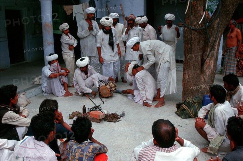 Traditional healer, exorcising an evil spirit, hindu man, Rajasthan, India, Asia