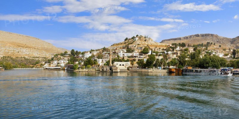 Partly submerged mosque of Eski Halfeti due to the construction of the Birecik dam on the Euphrates River, Old Halfeti, Turkey, Asia