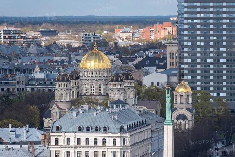Cathedral of the Nativity of Christ, largest Russian Orthodox church in the Baltic States, in front of the Freedom Monument, Riga, Latvia, Europe
