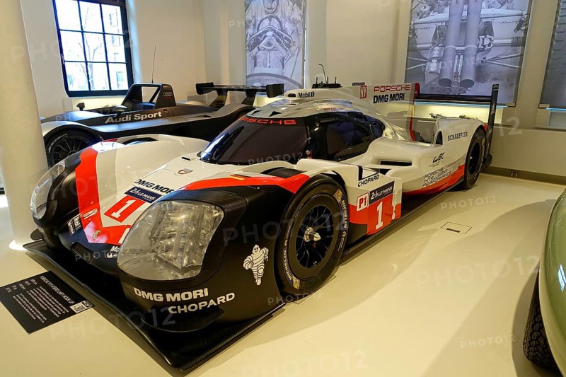 PORSCHE 919 HYBRID LMP1 MOCK-UP, side view of a Porsche Hybrid racing car in a showroom, AUTOMUSEUM PROTOTYP, Hamburg, Hanseatic City of Hamburg, Germany Europe