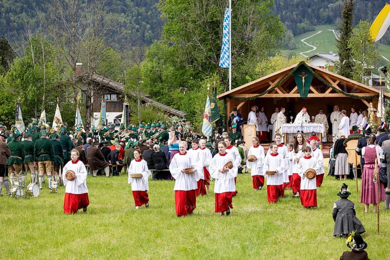 Patron saint's day, 2024, patron saint, festival, mountain marksmen, customs, tradition, church, celebration, traditional traditional costume, nostalgic, prime minister, hat, hat jewellery, May, 2024, lenggries, Bavaria, Germany, Europe