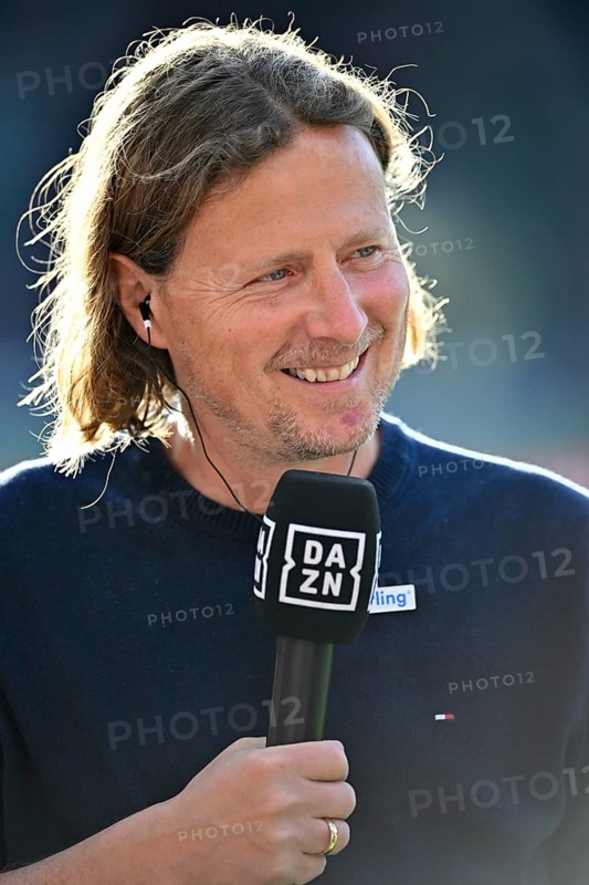 Coach Bo Henriksen 1. FSV Mainz 05, portrait, interview, microphone, mike, logo, DAZN, smiles, Voith-Arena, Heidenheim, Baden-Wuerttemberg, Germany, Europe