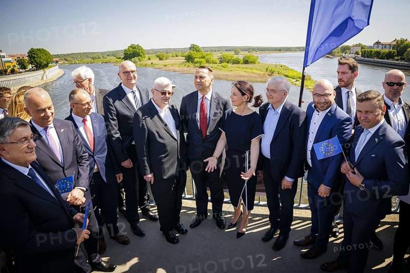Annalena Baerbock (Alliance 90/The Greens), Federal Foreign Minister, visits the Europe Festival 'Aeo European Picnic 'Aeo together with the Mayor of S Cubice, Marzena S Codownik, and the Lord Mayor of Frankfurt an der Oder, Rene Wilke. S Cubice, 01.05.2024. Photographed on behalf of the Federal Foreign Office