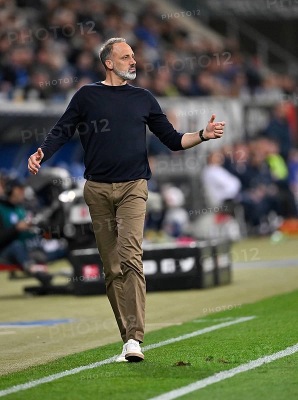 Coach Pellegrino Matarazzo TSG 1899 Hoffenheim on the sidelines, gestures, gesture, PreZero Arena, Sinsheim, Baden-Wuerttemberg, Germany, Europe