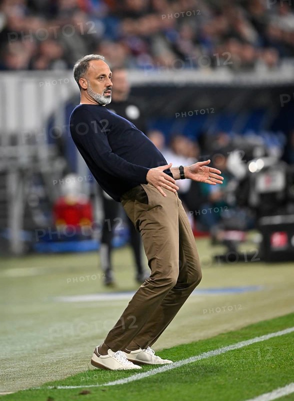 Coach Pellegrino Matarazzo TSG 1899 Hoffenheim on the sidelines, gestures, gesture, PreZero Arena, Sinsheim, Baden-Wuerttemberg, Germany, Europe