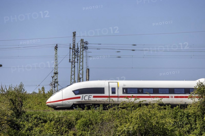 Deutsche Bahn AG InterCityExpress ICE en route, railway embankment and overhead lines, infrastructure, Stuttgart, Baden-Wuerttemberg, Germany, Europe