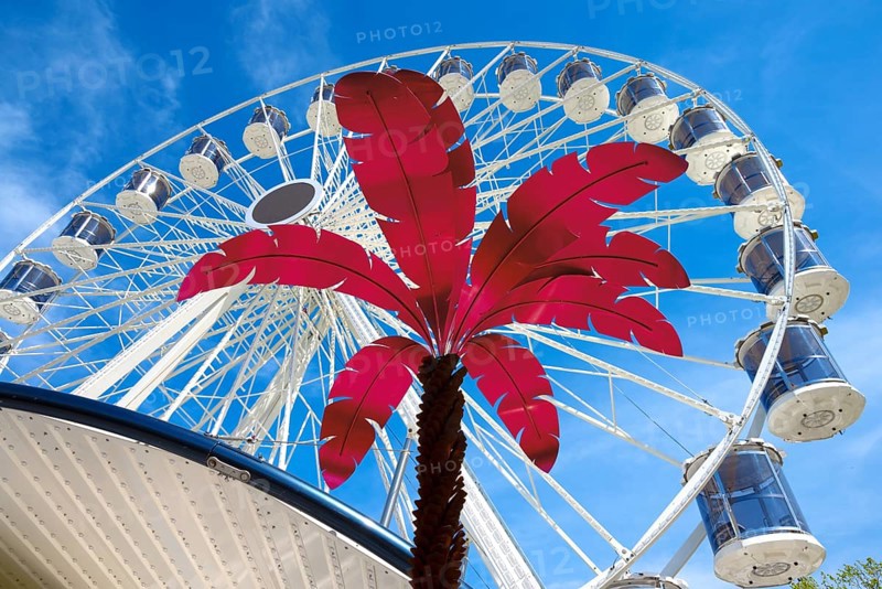 Ferris wheel with red metal Palm tree, Spring Festival Deggendorf, Lower Bavaria, Bavaria, Germany, Europe