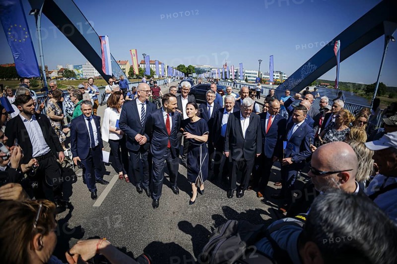Annalena Baerbock (Alliance 90/The Greens), Federal Foreign Minister, visits the Europe Festival 'Aeo European Picnic 'Aeo together with the Mayor of S Cubice, Marzena S Codownik, and the Lord Mayor of Frankfurt an der Oder, Rene Wilke. S Cubice, 01.05.2024. Photographed on behalf of the Federal Foreign Office