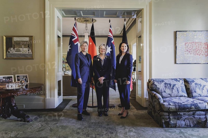 (L-R) Penny Wong, Foreign Minister of Australia, Frances Adamson, Governor of the State of South Australia, and Annalena Baerbock (Alliance 90/The Greens), Federal Foreign Minister, photographed during a joint meeting in Adelaide, 3 May 2024. Baerbock is travelling to Australia, New Zealand and Fiji for political talks / Photographed on behalf of the Federal Foreign Office