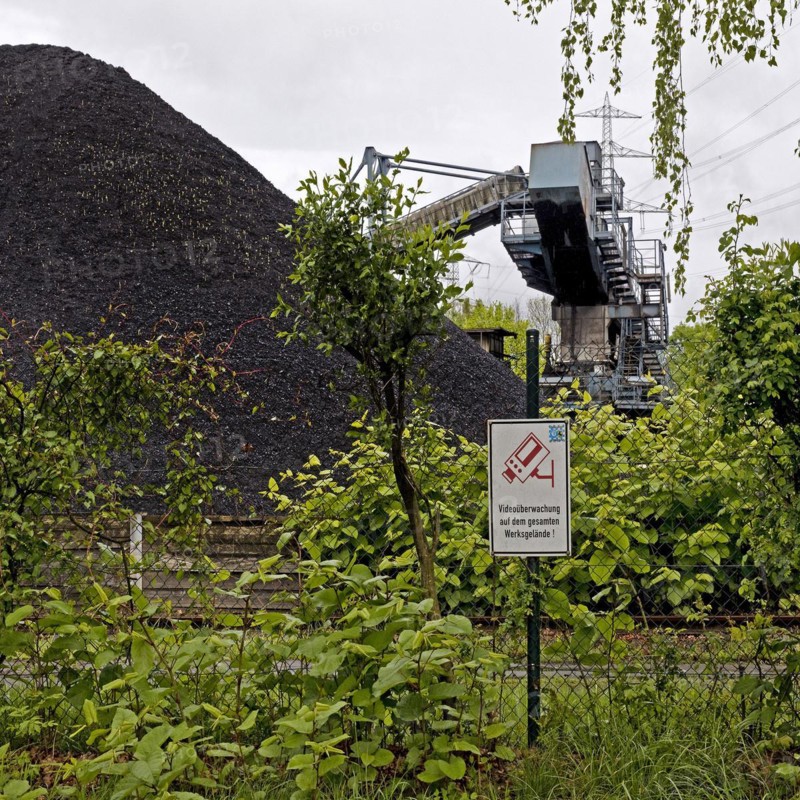 External coaling on the Rhine-Herne Canal for STEAG's hard coal-fired power station, Herne, Ruhr area, North Rhine-Westphalia, Germany, Europe