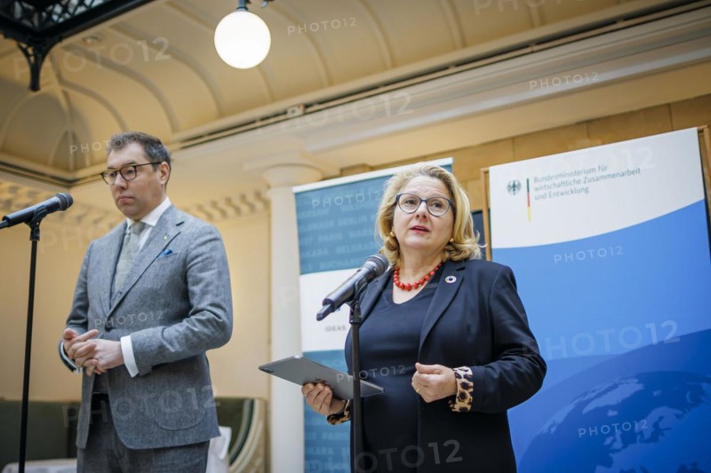 Svenja Schulze (SPD), Federal Minister for Economic Cooperation and Development and Oleksiy Makeyev, Ukrainian Ambassador to Germany, at a press conference as part of the pre-conference for the Ukraine Recovery Conference on 'AeoRebuilding Ukraine'Aeos Human Capital'Aeo. Berlin, 26.04.2024. Photographed on behalf of the Federal Ministry for Economic Cooperation and Development