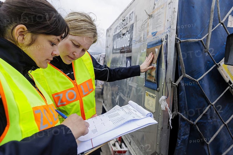 Customs officers check a load of an aircraft that has landed in the cargo area at the airport, Frankfurt am Main, 03.05.2024
