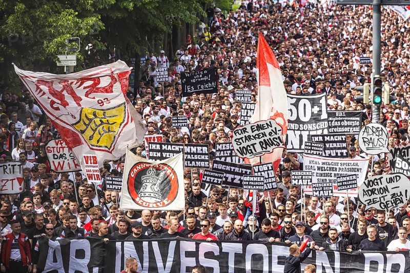 Protest march in front of the southern summit. Around 10, 000 VfB fans march to the stadium in front of the home game against FC Bayern Munich. Enough is enough is the message to the supervisory board, investors and presidium. The fan scene organised by the Cannstatter Kurve demands resignations and a fresh start for the club management. Bad Cannstatt, Stuttgart, Baden-Wuerttemberg, Germany, Europe