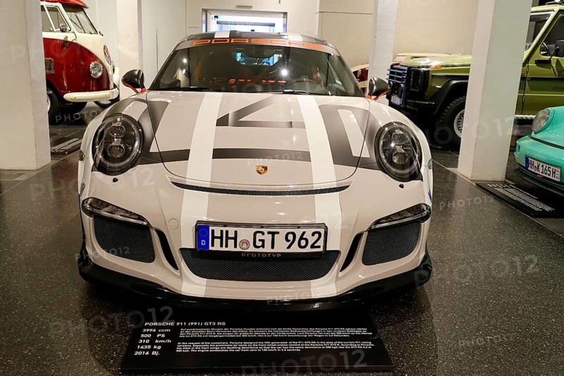 White Porsche 911 GT3 RS A Porsche 911 GT3 RS as a racing car concept at a car exhibition, AUTOMUSEUM PROTOTYP, Hamburg, Hanseatic City of Hamburg, Germany Europe