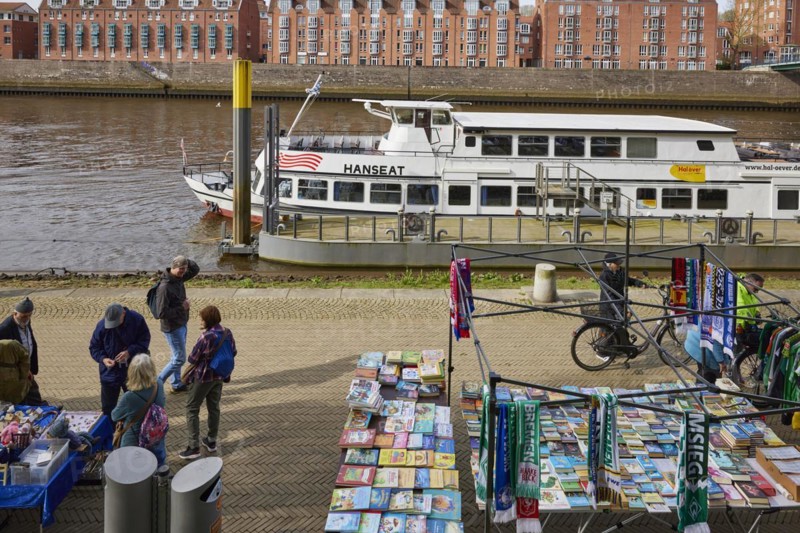 Passenger ship Hanseat and flea market on the Weser promenade, the Schlachte, in Bremen, Hanseatic City, State of Bremen, Germany, Europe