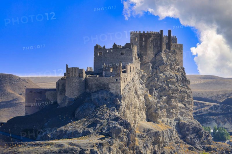 Hosap Castle dating from the 17th century, Van Province, Turkey, Asia