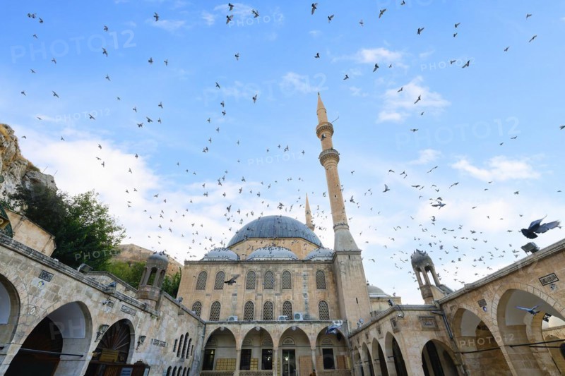 Avlusunda mosque courtyard, Sanliurfa, Turkey, Asia