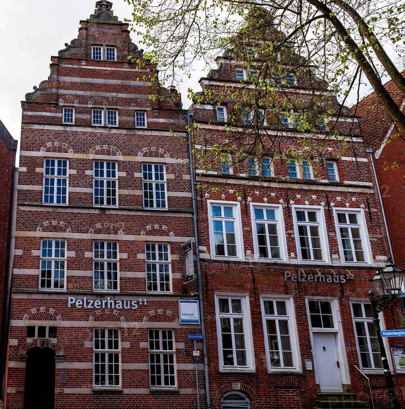 Historic Renaissance houses, Pelzerhaeuser, Pelzerhaus 11 and Pelzerhaus 12, Pelzerstrasse, Emden, East Frisia, Lower Saxony, Germany, Europe